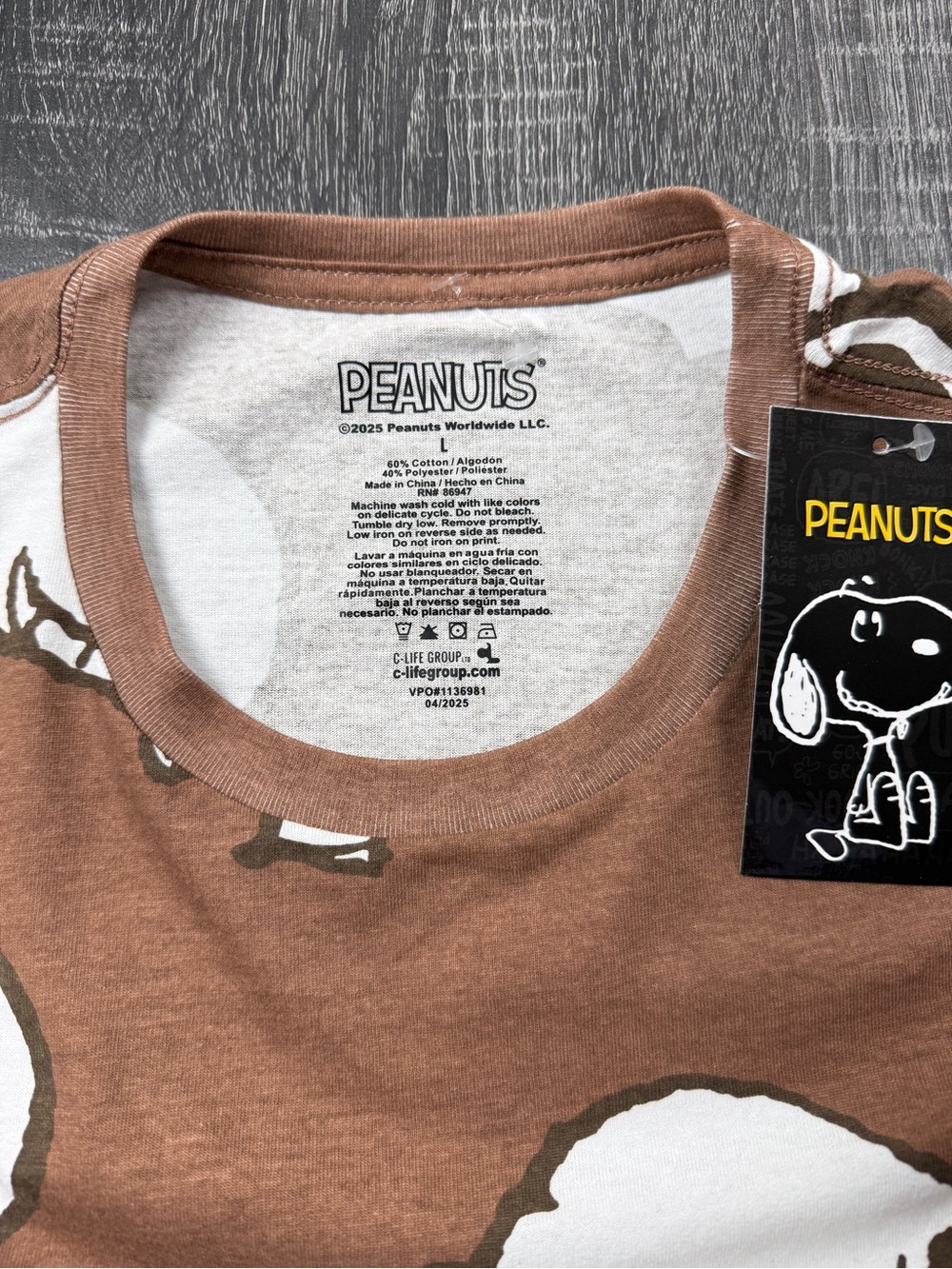 Peanuts Snoopy Double Sided Allover Print T-Shirt Men’s Size L NWT - Picture 3 of 5